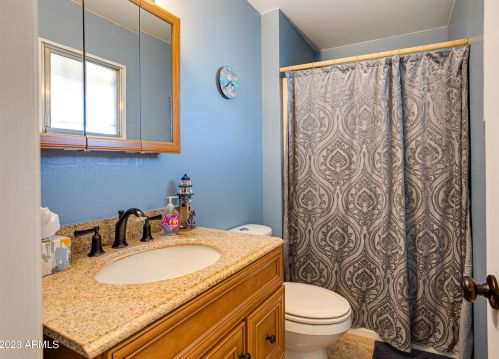 1821 68th Dr, Phoenix AZ 85033-8254 exterior