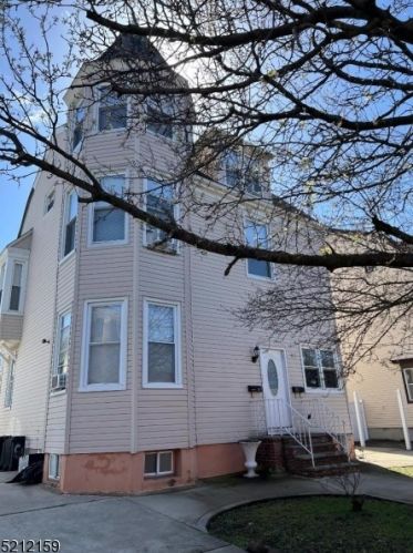 43 Schuyler St, Belleville, NJ 07109-3016