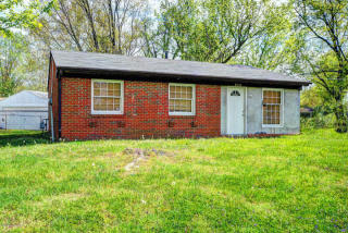 5507 Lagoona Dr, Louisville KY  40219-1235 exterior