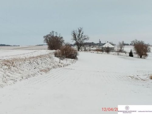 1050 County Rd, Oakland, NE 68045-5068