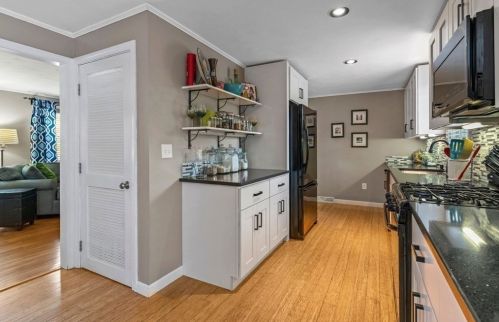 267 Chavenson St, Fall River MA 02723-2701 exterior