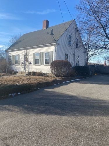 1616 Commercial St, Weymouth MA 02188-2632 exterior