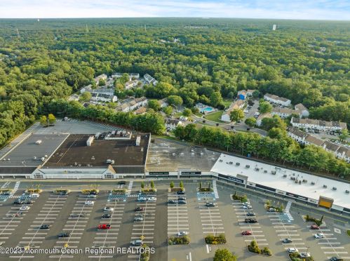 118 Joan Ct, Jackson Twp NJ 08527-2366 exterior