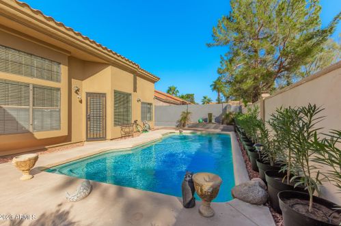 1149 Beverly Ln, Phoenix AZ 85032-3409 exterior