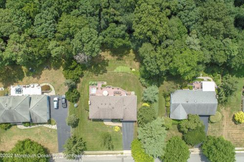 32 Lambert Johnson Dr, Tinton Falls NJ 07712-3753 exterior