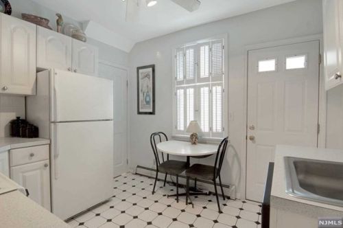 16 Argyle Pl, Kearny NJ 07032-2705 exterior