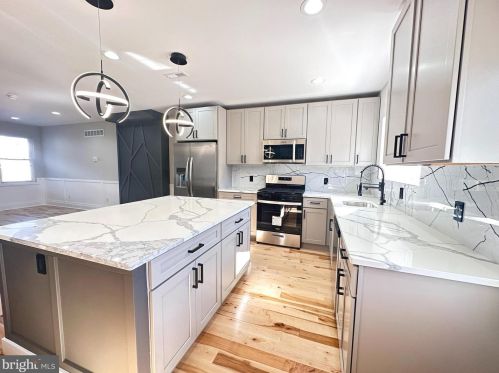 5214 Diamond St, Philadelphia, PA 19131-2304