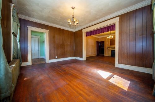 93 Grv St, Fall River MA 02720-5008 exterior