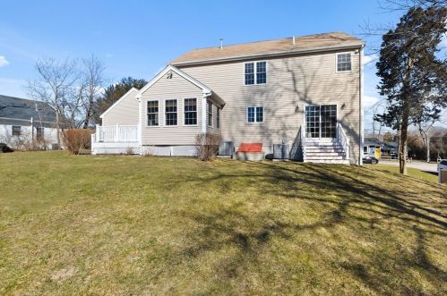 14 Wompatuck Rd, Hingham MA 02043-1100 exterior