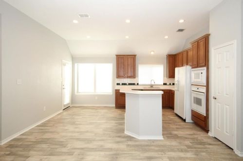 8220 Mura Dr, Plano TX 75025-4051 exterior