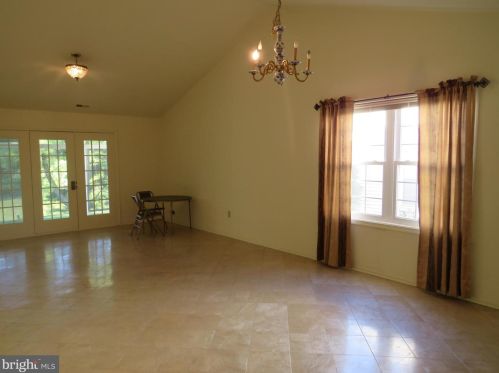 53 Lake View Ter, Columbus NJ  08022-1033 exterior