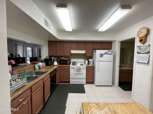 3733 Carol Ann Way, Phoenix AZ  85053-3740 exterior