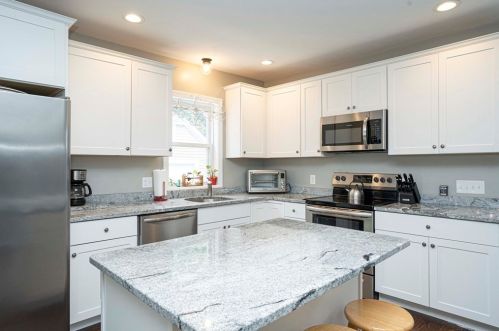 13 Monica St, Taunton MA 02780-2607 exterior