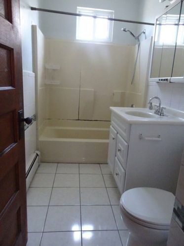 17 Upsala St, Worcester MA 01610-2027 exterior