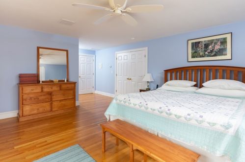 568 Furnace Brk Pkwy, Quincy MA 02169-2303 exterior