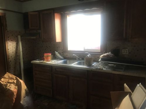 230 Rdg St, Fall River MA 02721-1717 exterior