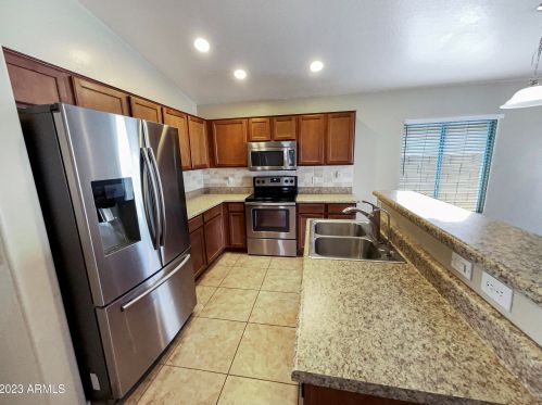 5730 27 Dr, Phoenix AZ 85045-4200 exterior