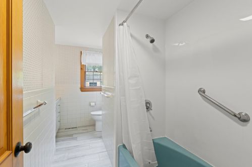 45 Mdw Vw Rd, Chatham MA 02633-2618 exterior