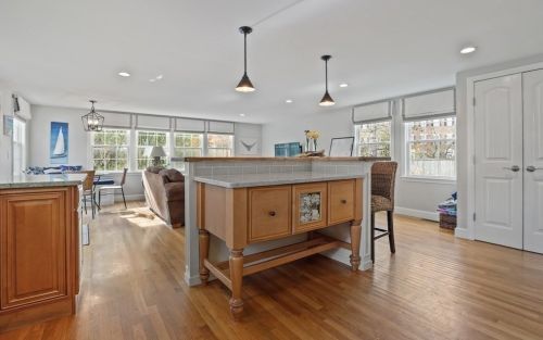 24 Bradley Wood Dr, Hingham MA 02043-1731 exterior