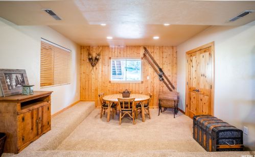 11551 Hidden Vly Blvd, Sandy UT 84092-5638 exterior