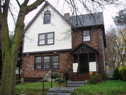 8 Vernon St, Newton, MA 02458-2026