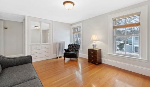 42 Maple St, Newton MA 02458-1712 exterior