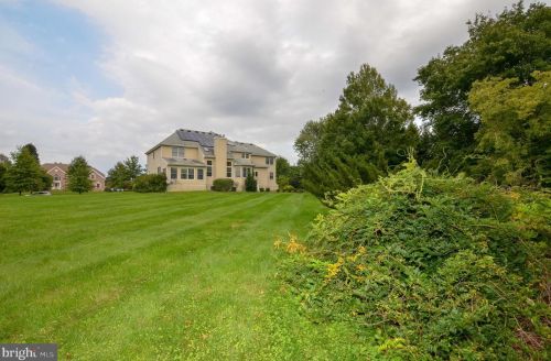 8 Landview Ln, Columbus NJ 08022-2260 exterior