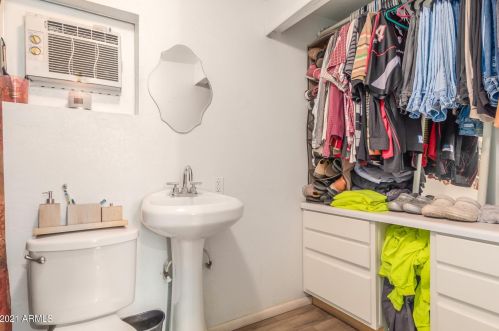 3851 63 Dr, Phoenix AZ 85033-5204 exterior