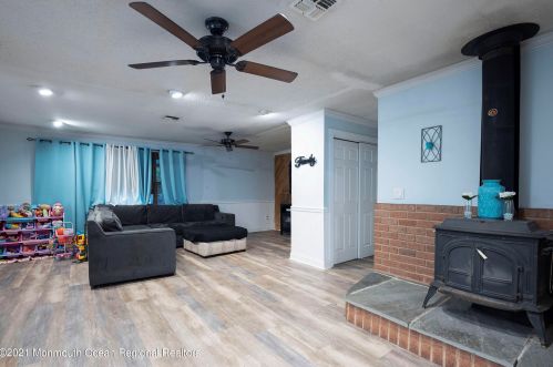 49 Cooks Bridge Rd, Jackson Twp NJ  08527-2523 exterior