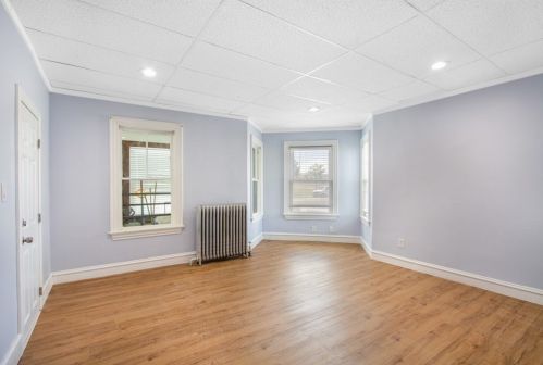 556 Bradford Ave, Fall River MA 02721-1017 exterior