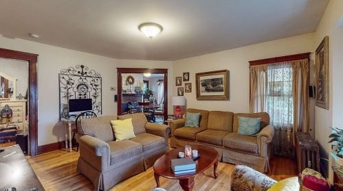 25 Circuit Ave, Worcester MA 01603-2159 exterior