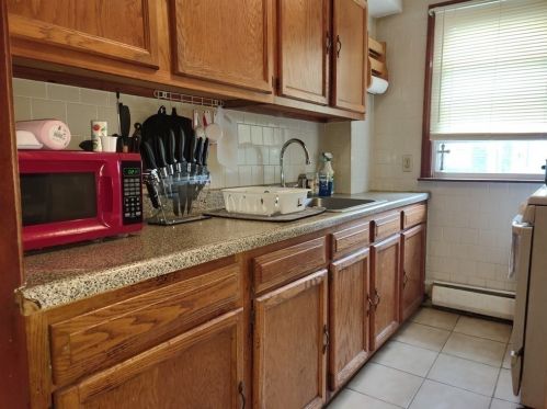 33 Mcgurk St, New Bedford MA 02744-2541 exterior