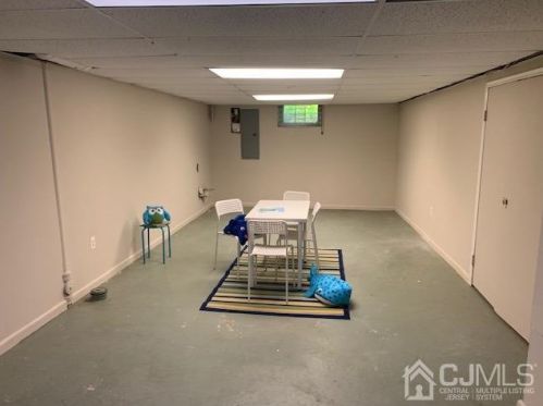 27 Colleen Cir, Trenton NJ 08638-1731 exterior