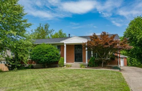 5210 Sprucewood Dr, Louisville KY  40291-1177 exterior