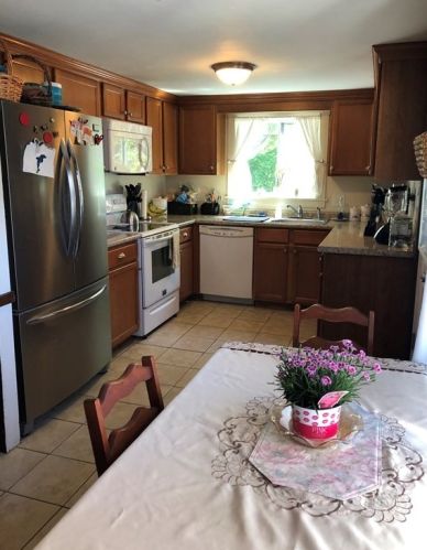 89 Charles St, Whitman MA 02382-2005 exterior