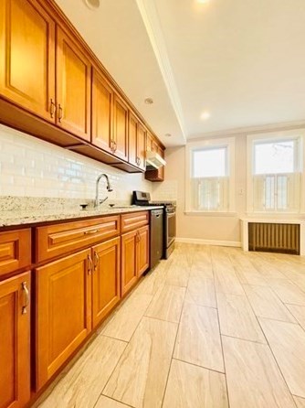 80 Central Ave, Newton MA 02460-1714 exterior