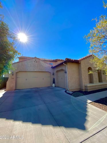 1707 Blue Sky Dr, Phoenix AZ  85085-5333 exterior