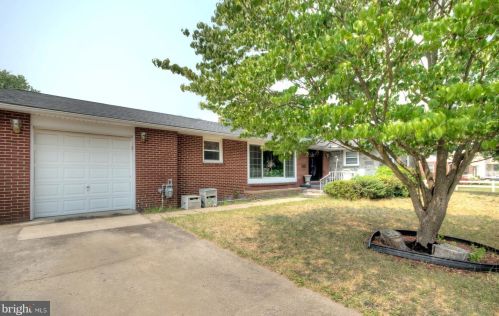 1228 Walter Ave, West Deptford, NJ 08066-1523