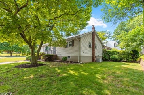 165 Chestnut St, Belleville, NJ 07109-1566