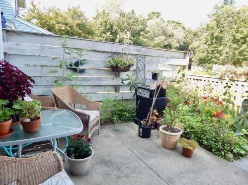 728 Auburn St, Whitman MA 02382-1800 exterior