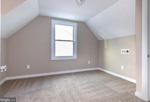 29 Cedar Ave, West Deptford NJ 08093-1409 exterior