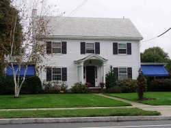 1875 Beacon St, Newton, MA 02468-1432