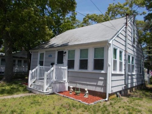 121 Pinehurst Dr, Wareham, MA 02571-2080