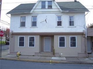 1067 Seneca St, Bethlehem PA  18015-4158 exterior