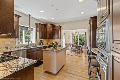 21 Winterberry Way, Norfolk MA 02056-1834 exterior