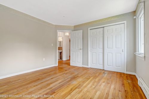 20 Irving Pl, Tinton Falls NJ  07724-1607 exterior