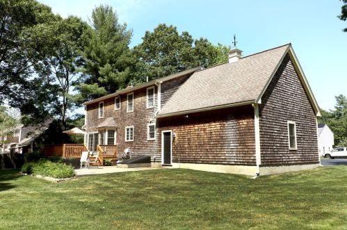 71 Nuthatch Ln, Taunton MA 02780-7150 exterior