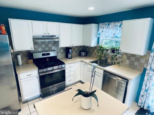 512 Pennsylvania Ave, West Deptford NJ 08063-1224 exterior