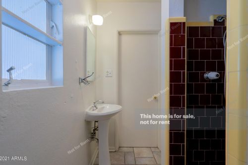 4016 Edgemont Ave, Phoenix AZ 85008-1512 exterior