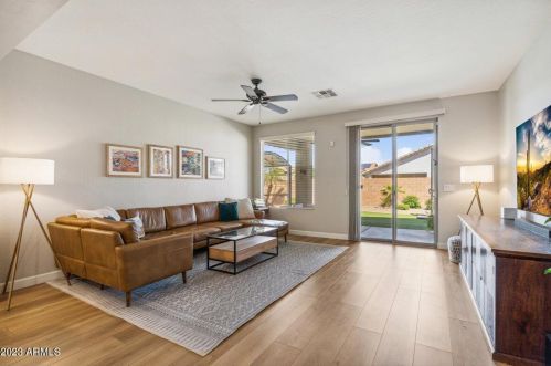 2934 Carson Rd, Phoenix AZ  85041-6339 exterior